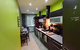 APARTAMENT VENGE -CAŁE MIESZKANIE 46m2 NA WYŁĄCZNOŚĆ - Z JEDNĄ SYPIALNIĄ I JEDNYM SYPIALNO-SALONEM -3 PIĘTRO BEZ WINDY- REZERWACJA BEZ KARTY KREDYTOWEJ-KLIMATYZACJA-NETFLIX-2 ŁÓŻECZKA DZIECIĘCE, BEZPŁATNY PARKING PUBLICZNY NA MONITOROWANYM PODWÓRZU
